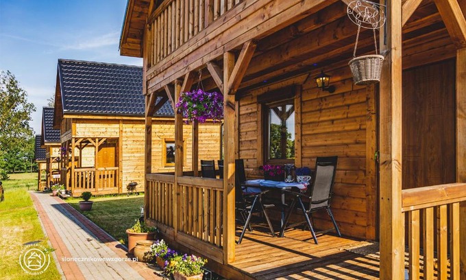 Debina House | Słonecznikowe Wzgórze