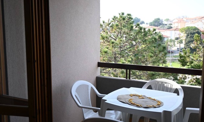 Sirolo Apartment | S076 - Sirolo, two-room apartment with terrace and air conditioning