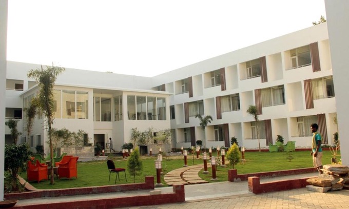 Courtallam Hotel | SAARAL RESORTS & HOTELS PVT Ltd