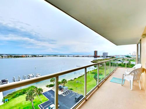 Villa Sabine Apartment | Sabine Yacht & Racquet #8D