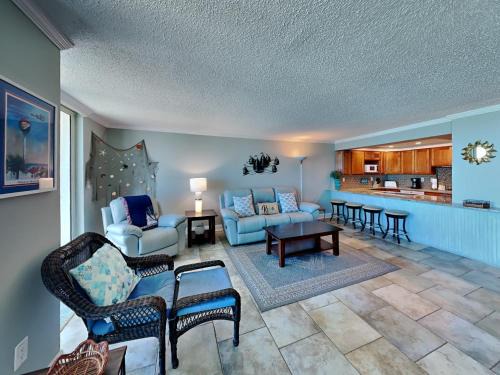 Villa Sabine Apartment | Sabine Yacht & Racquet #5F