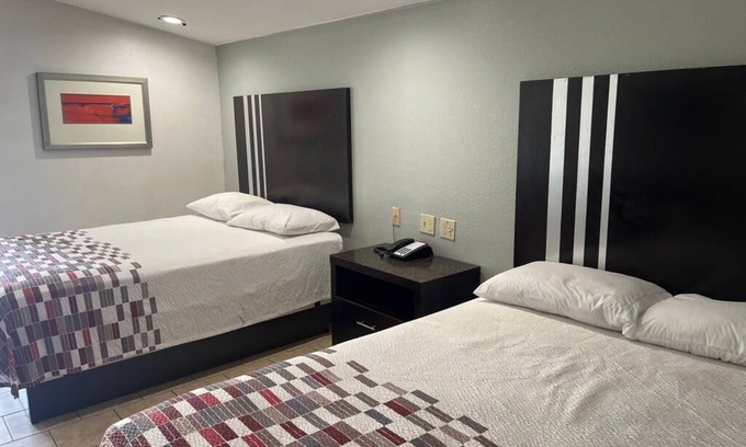 Central City Hotel | Safari Inn Motel