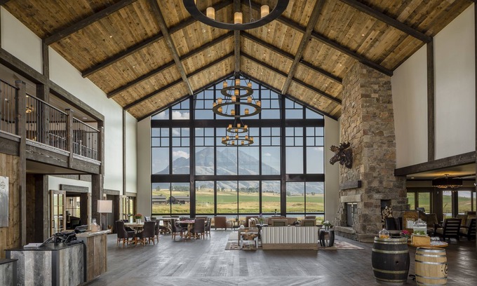 Pray Hotel | Sage Lodge