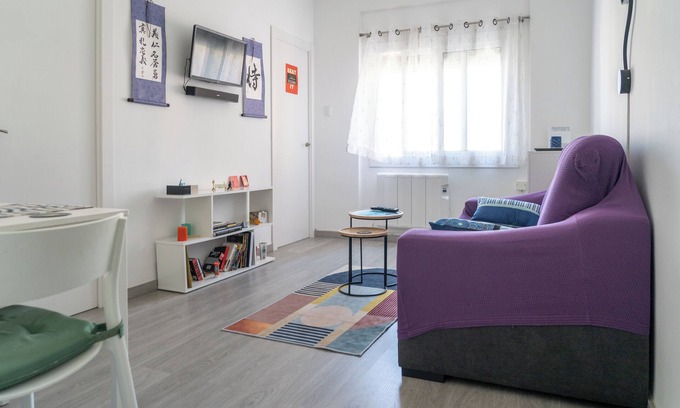 El Camp de l'Arpa del Clot Apartment | Sagrada Familia 10 min Walk Shared Apartment
