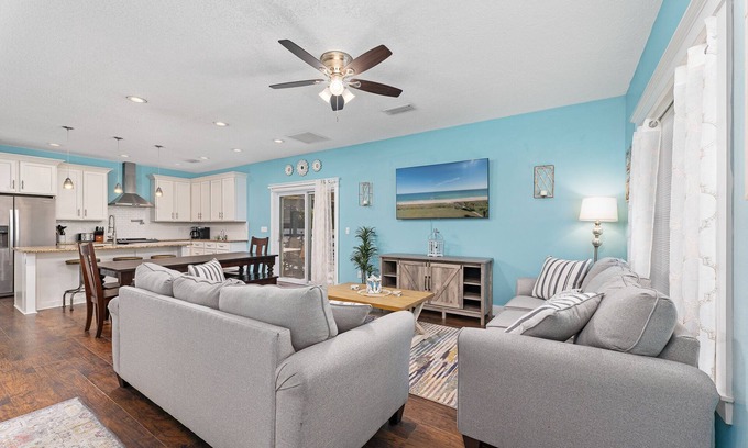 Marineland Acres House | Sailing Mood | Pet Friendly Beach House with Grill - Near Golf + Beach