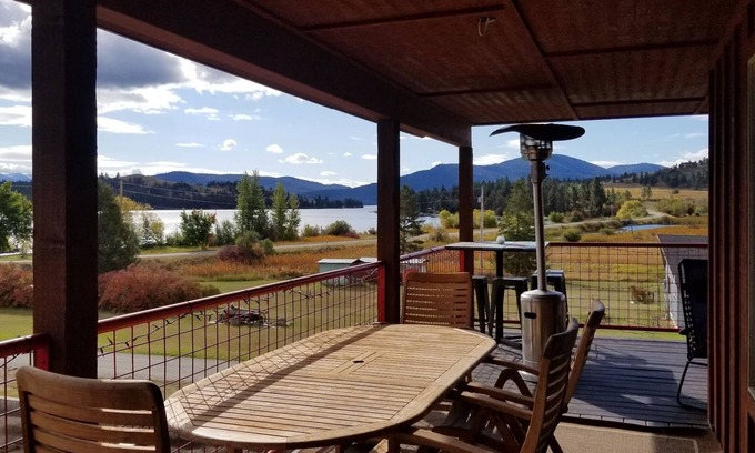 Dayton Cottage | Sailor's Nest at Flathead Lake