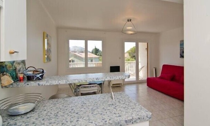 Saint-Cyr-sur-Mer Apartment | Saint Cyr sur mer, beautiful T2 in quiet 200 meters from the beach, private parking.