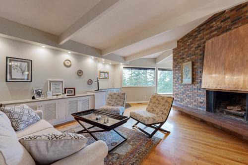 Salem House | Salem Vista Escape