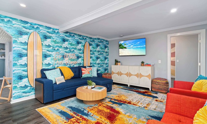 Salisbury Beach House | Salisbury Surf & Sol | Pet-Friendly | Sleeps 12pp