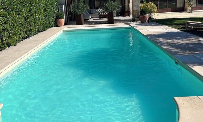 Meynes Villa | Salle de réception d'exception avec jardin et piscine près d'Avignon