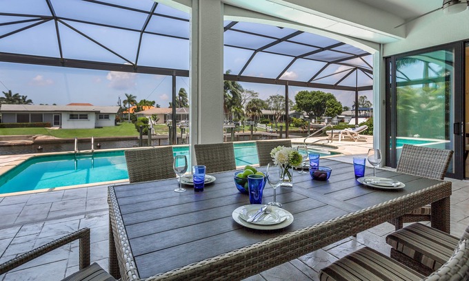 Pelican House | SALT LIVING - Sunsets, pool, fast boating Gulf access