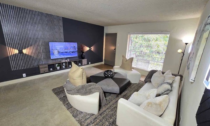 Uptown Apartment | Saltwater Pool Galleria Condo 2BR 2BA Marquee Uptown