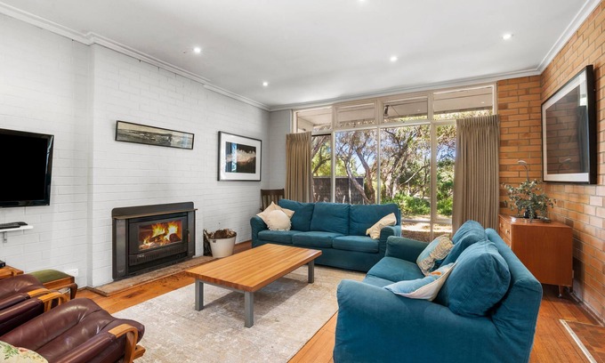 Aireys Inlet House | Saltwinds I Frontline to beach & inlet