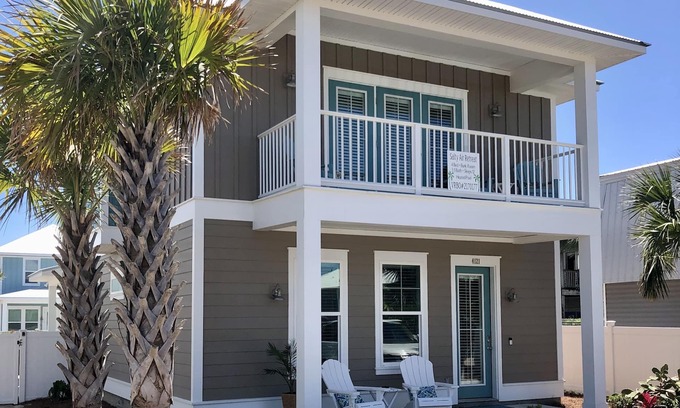 Silver Sands Beach House | Salty Air Retreat~Vacation home w/heated pool~Sleeps 12~Steps to beach access!