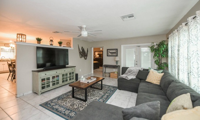 Alta Vista House | Salty Breeze Home w/Guest Suite, Heated Enclosed Salt Pool/Spa