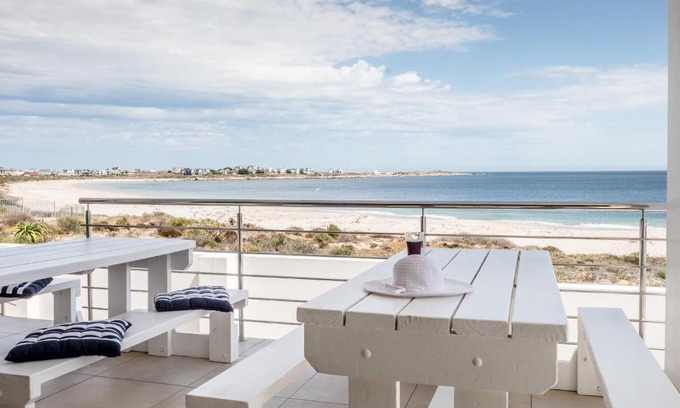 Britannia Bay House | Salty Sandals