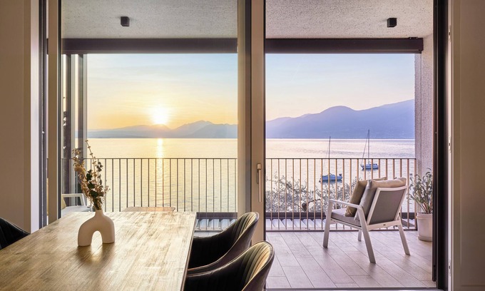 Torri del Benaco House | SalvatoreHomes - Dreamview Waterfront in Torri with Pool