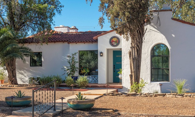 Sam Hughes Bed & Breakfast | Sam Hughes Inn