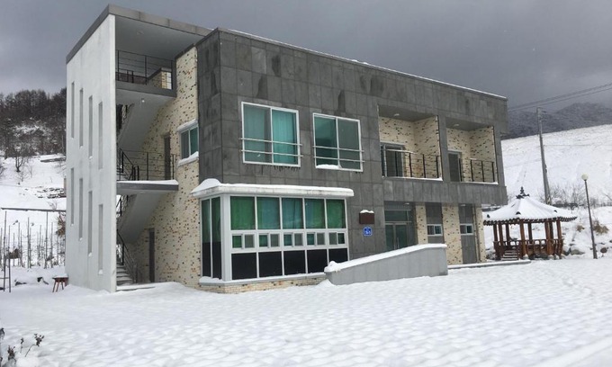 Muju House | Samhyang Samsaek Pension