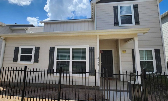 Medina Valley Condo | San Antonio 3-Bedroom House - 9 Miles to Lackland AFB, TX