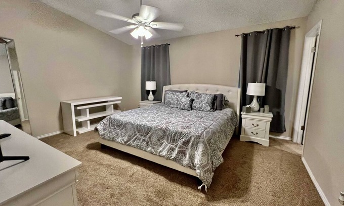 North San Antonio - SAT House | San Antonio TX- 3BR Fully Furnished Corporate Home