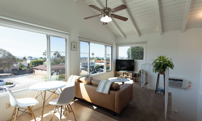 North Pacific Beach Apartment | San Diego Gem in North PB Close to the Beach and Walkable to Restaurants