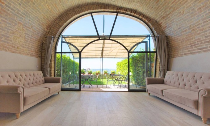 San Gimignano City Centre Apartment | San Gimignano Town Garden - 10 pax