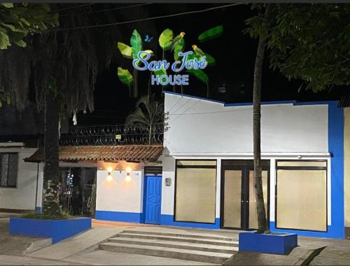 Leticia House | San José HOUSE
