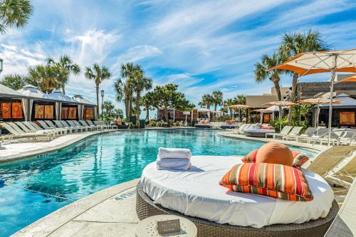 Galveston Apartment | San Luis Getaway #435 by Vacasa