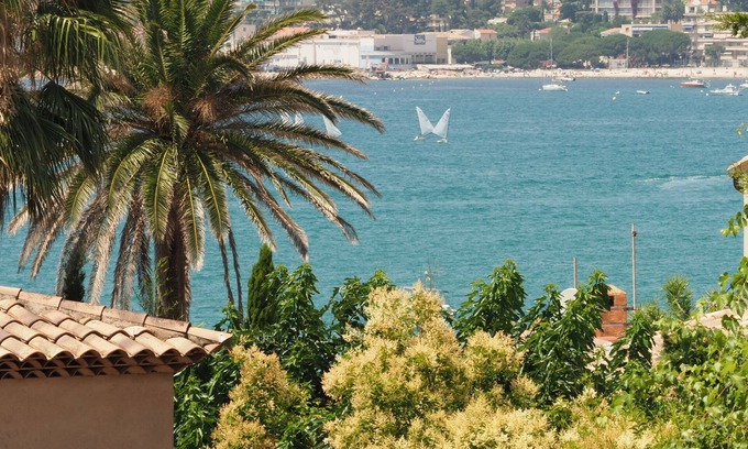 Sanary-sur-Mer House | Sanary sea view, Villa with pool, Gorguette beach