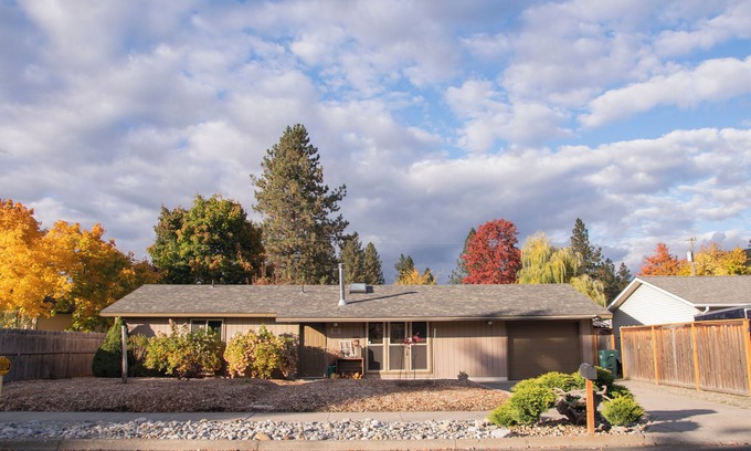 Coeur d'Alene House | SanctuaryđȘ» Centrally Located! Easy access to Silverwood, downtown and beaches.