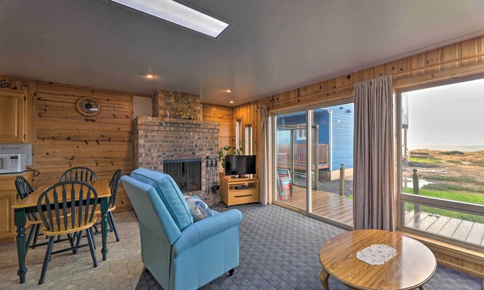 Waldport Cottage | Sanderling Sea Cottages, Unit 3 w/Private Balcony