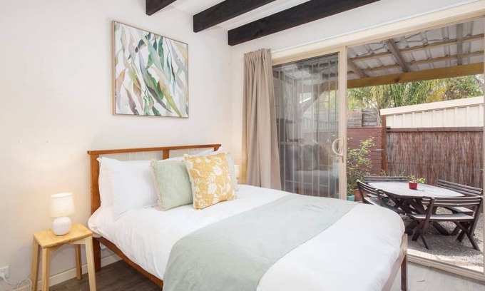 Shortland Cottage | Sandgate Cottage A Gateway to the Hunter Valley