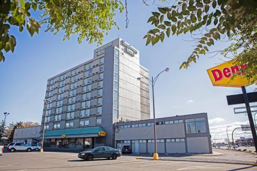 South Lethbridge Hotel | Sandman Hotel Lethbridge