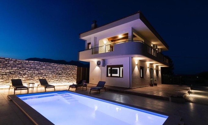 Faistos Villa | SandShine Luxury Villa