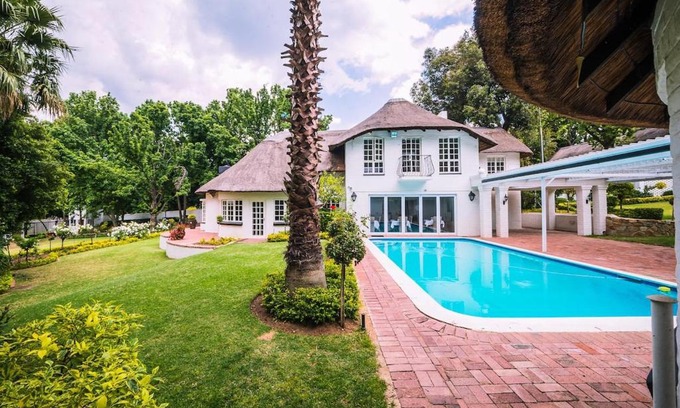 Greater Johannesburg Metropolitan Area House | Sandton Country Manor