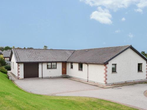 Nairn House | Sandy Beach