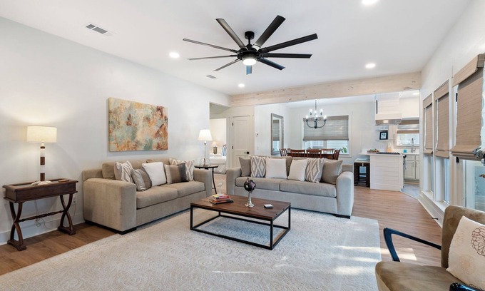 Gulf Mist House | Sandy Pause- Dog Friendly- Steps to the beach!