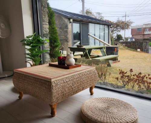 Moseulpo Ski Chalet | Sangmo Green Yard