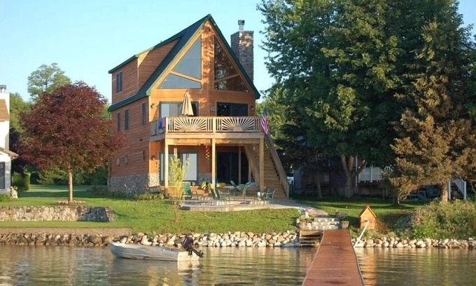 Cedar Cottage | Sangria Sunrise - Lake Leelanau Chalet