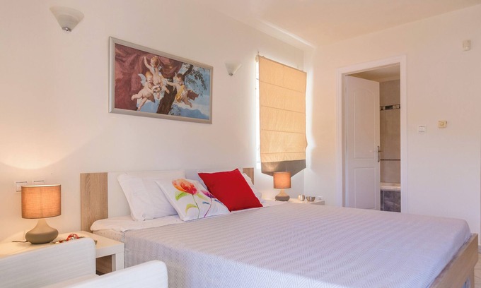 Marathon Apartment | Santa Barbara 2fl Home w. Garden and Intex Pool