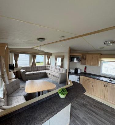 Clacton-on-Sea Resort | Santos Caravan Beautiful Holiday Home