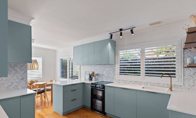 Merimbula Cabin | Sapphire Cottage Pet Friendly 3 bedroom House