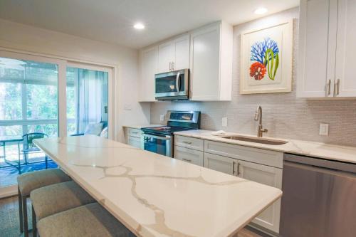 West Beach Village House | Sapphire Seascape