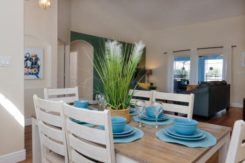 Orange Tree House | Sapphire Sky at White Rose Villa - Sunny Pool & Spa - Orange Tree Community - Nr Disney