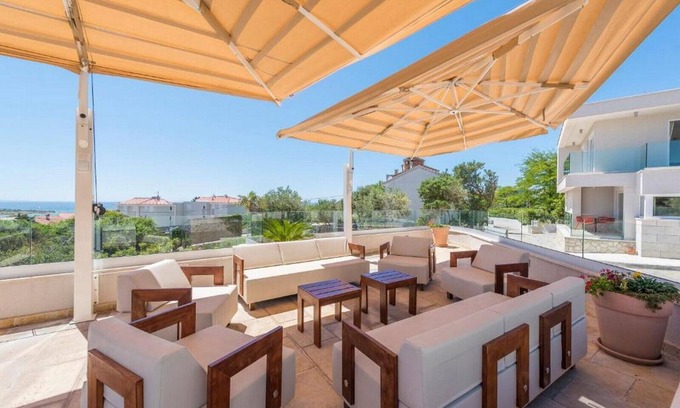 Novalja Apartment | Sargas Suite 6 with city view