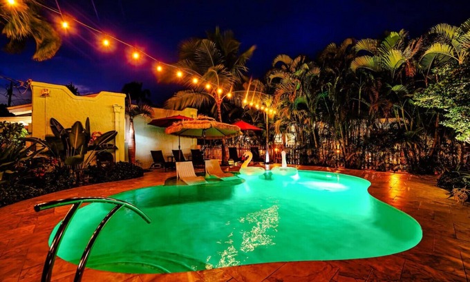 Flamingo Parks Condo | Savannah Apartment: a Cozy Retreat w/Heated Pool
