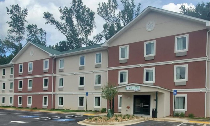 Ben Hill Hotel | Savannah Suites Atlanta Airport