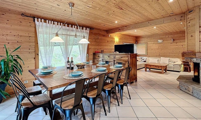 Le Corbier Ski Chalet | Savoyard Chalet 170m² near slopes, Wi-Fi, parking, baby equipment