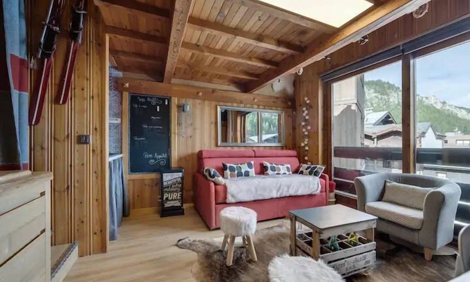 Val-d'Isere Apartment | Savoyard style apartment in a cottage